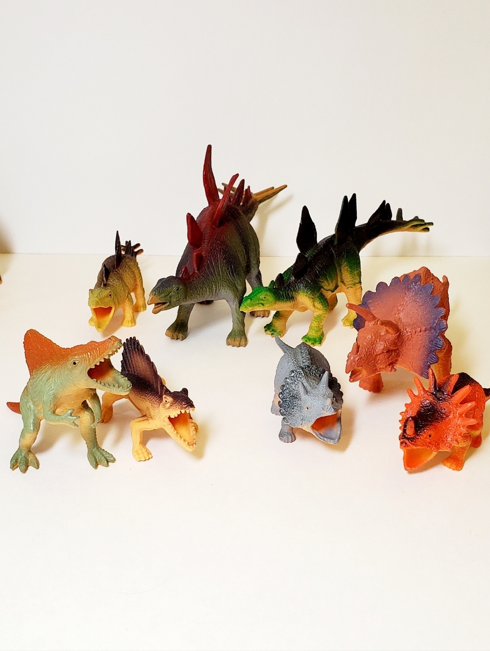 Toys R Us Animal Planet Dinosaurs Toy Set -40 Pieces - Picture 5 of 8